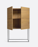 Vitrina TAMAN de madera de teca reciclada y hierro 110 x 45 x 170 cm en color natural