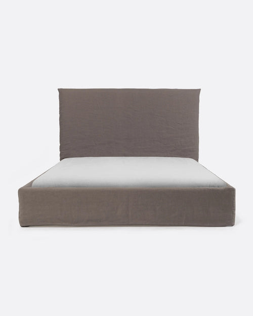 Cama BEETHOVEN para colchón 180 x 200 cm y funda de lino en color topo