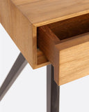 Escritorio MAJESTI de madera de teca reciclada y hierro 130 x 55 x 76 cm en color natural