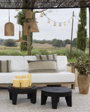 Mesa auxiliar RIVIA de madera de suar Ø 60 cm x 30 cm de altura en color negro
