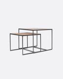 Mesa auxiliar nido ONETWO de madera de teca reciclada y hierro. Set de dos unidades 60/50 x 55/50 x 50/40 cm