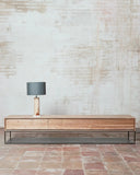 Mueble de TV ONETWO de madera de teca reciclada y hierro 200 x 40 x 40 cm