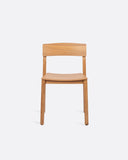 Silla RAWI WA apilable de madera de teca 50 x 47 x 78 cm en color natural