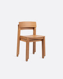 Silla RAWI WA apilable de madera de teca 50 x 47 x 78 cm en color natural