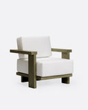 Sofá de exterior PANJANG 1 plaza de madera de teca 88 x 83 x 81 cm en acabado envejecido y tapicería blanca