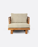 Sofá de exterior STRAUSS 1 plaza en teca natural y olefina, 86 x 84 x 67 cm, con tapizado color marfil (Ivory)