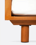 Sofá de exterior TOPRAK 1 plaza de madera de teca y olefina reciclada 84 x 82 x 77 cm en tapizado blanco