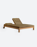 Tumbona de exterior GENESIS de madera de teca 201 x 139 x 27 cm con colchón color arena (sand)