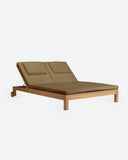Tumbona de exterior GENESIS de madera de teca 201 x 139 x 27 cm con colchón color arena (sand)